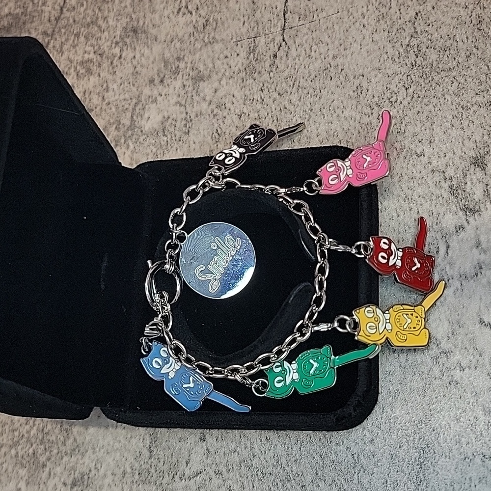 Kit-Cat Klock Charm bracelet clock - Picture 14 of 15